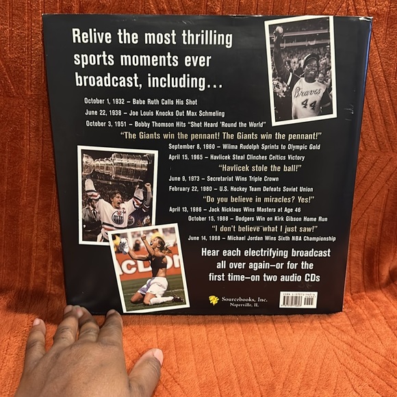 And the crowd goes wild ( copyright 1999 ) - Picture 2 of 8